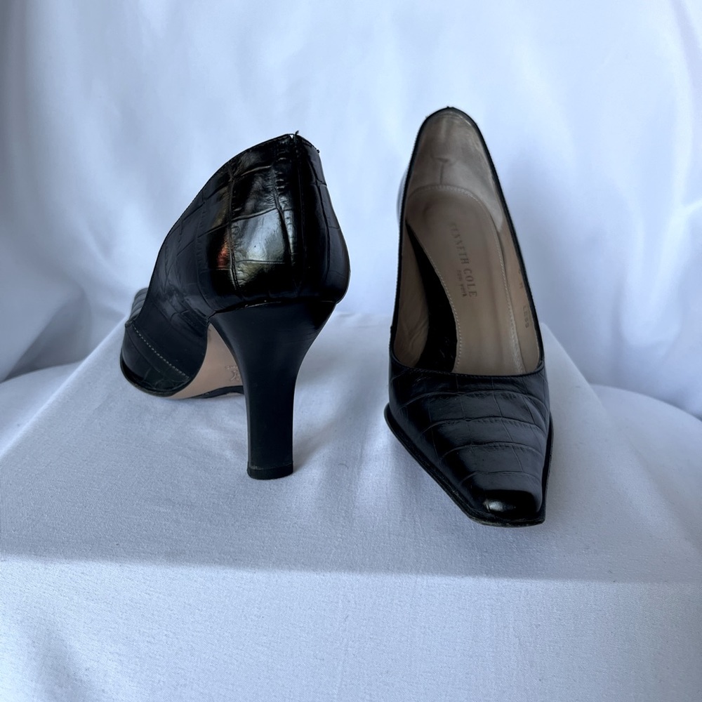 Black pumps- great condition